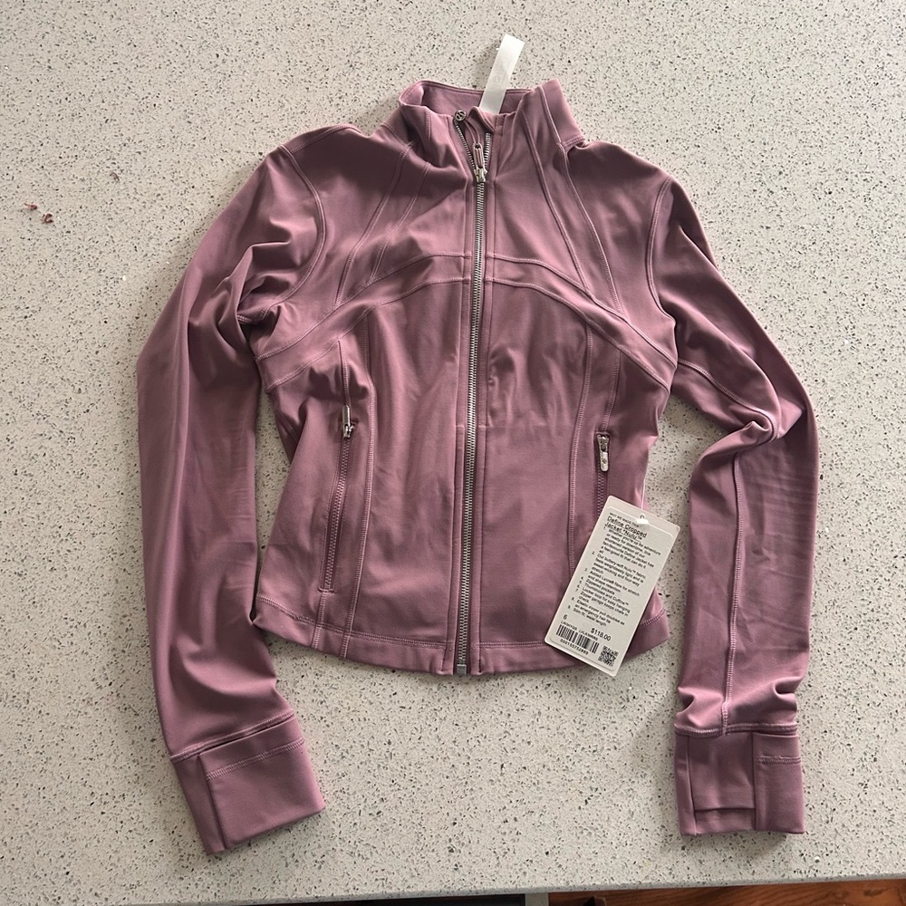 Lululemon Cropped Define Lavender Lux Silver size 6 NWT